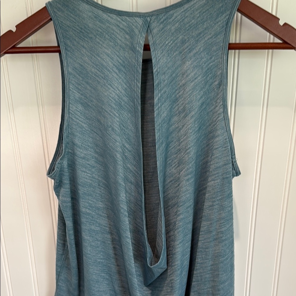 Lululemon Heathered Blue Low Key Tank - Picture 7 of 9
